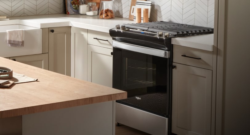 A Whirlpool® Range in a modern kitchen