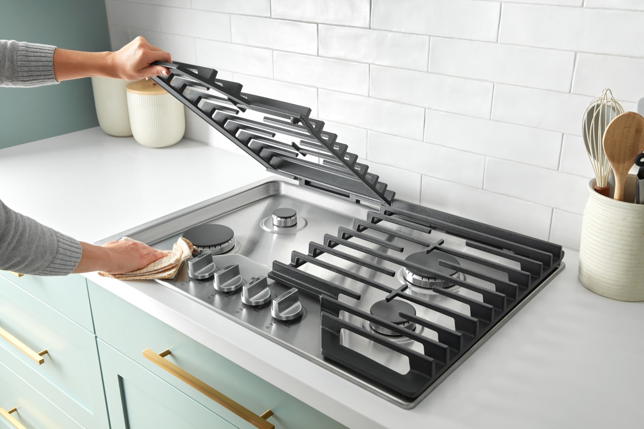 Whirlpool® Gas Cooktop with EZ-2-Lift™ Hinged Cast-Iron Grates